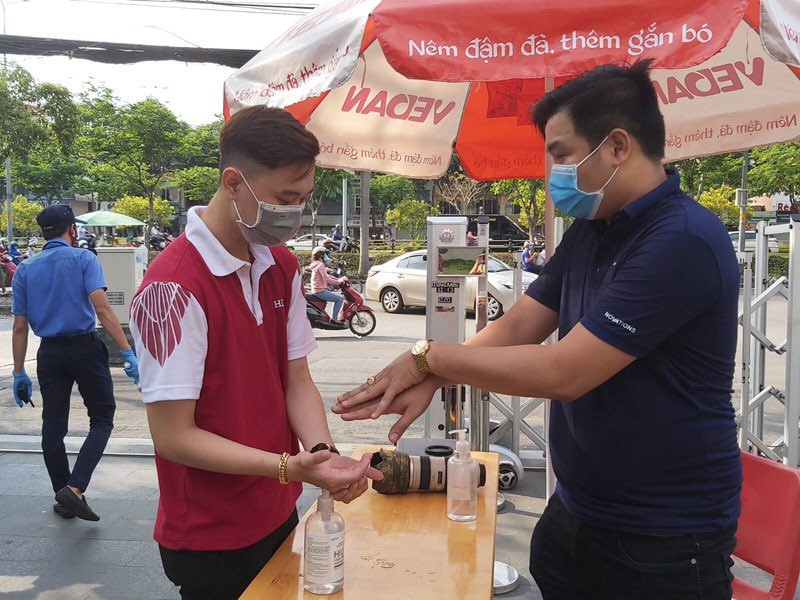 Sinh viên hào hứng trở lại giảng đường ảnh 8