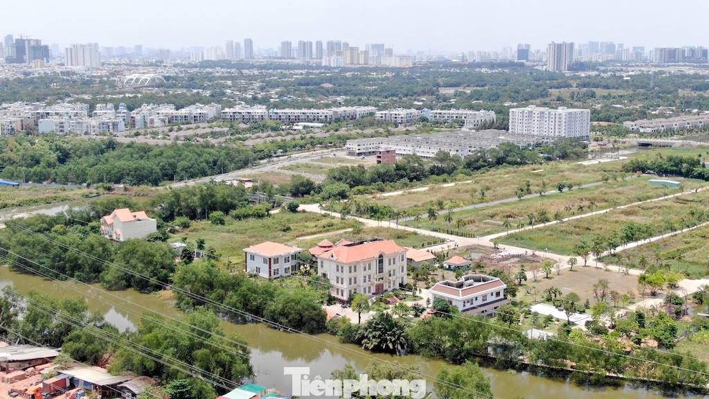 Doanh nghiệp bất động sản tính chuyện đường dài sau 'cú bồi' COVID-19 ảnh 1