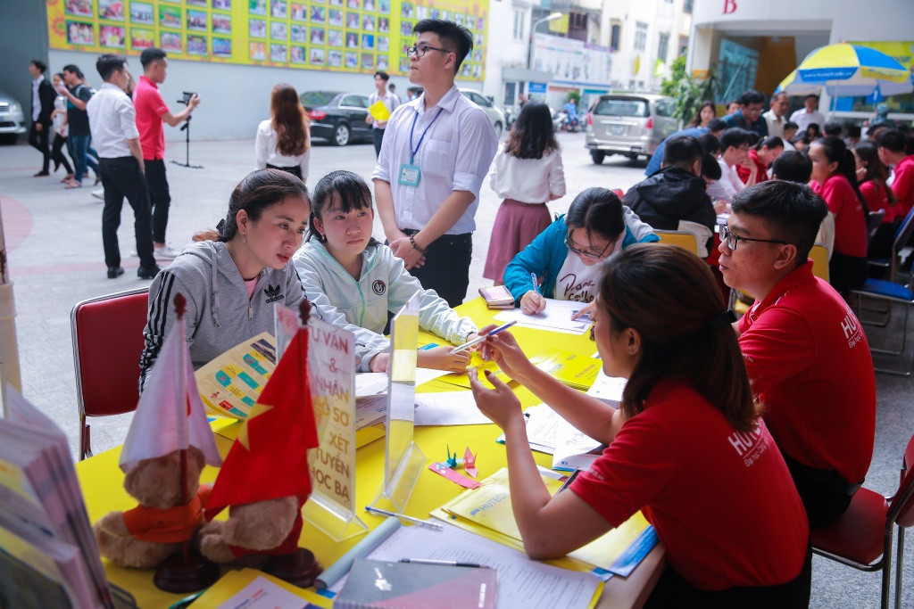 Ngành Kỹ thuật, Sức khỏe xét tuyển cả môn Lịch sử, Địa lý ảnh 1