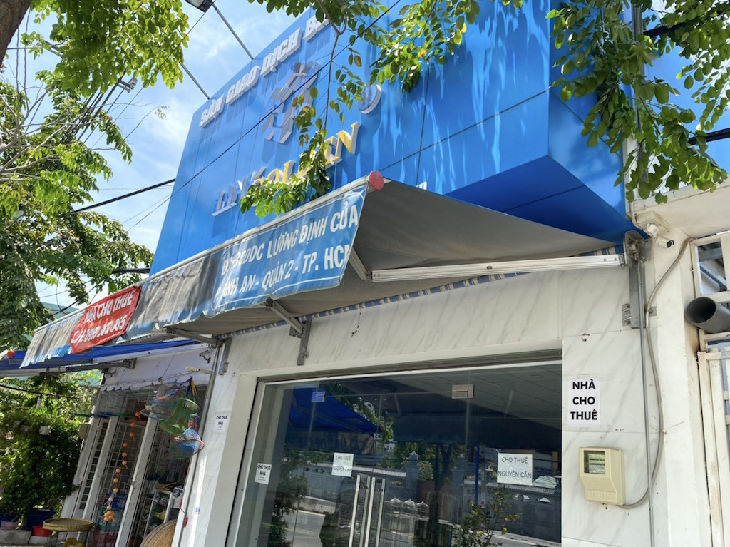 Hàng loạt sàn môi giới bất động sản đóng cửa vì dịch Covid-19 ảnh 9