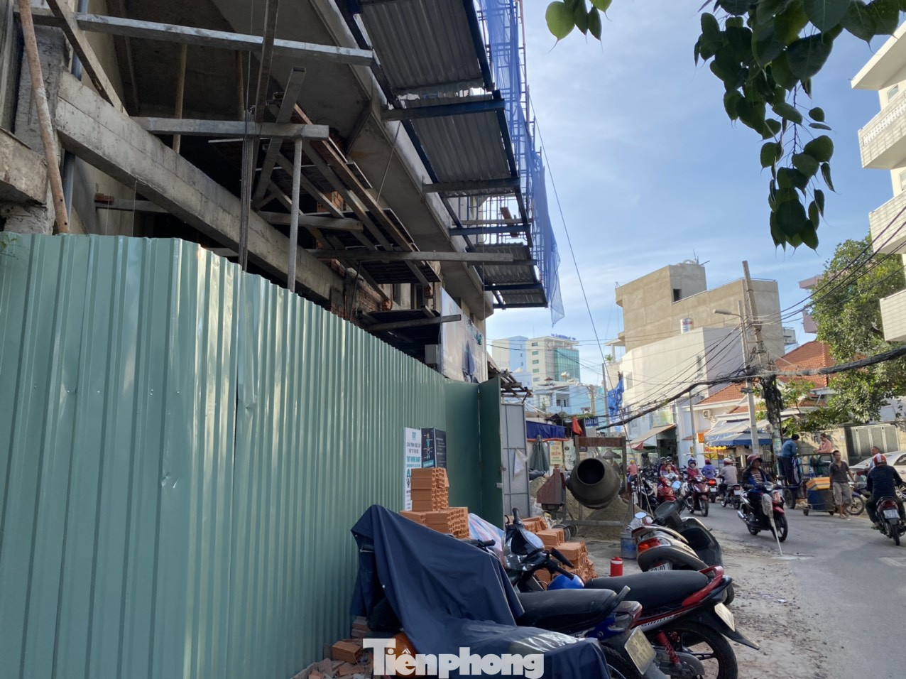 Loạt nhà siêu mỏng ở Sài Gòn vì 'nhường' đất mở rộng đường ảnh 15