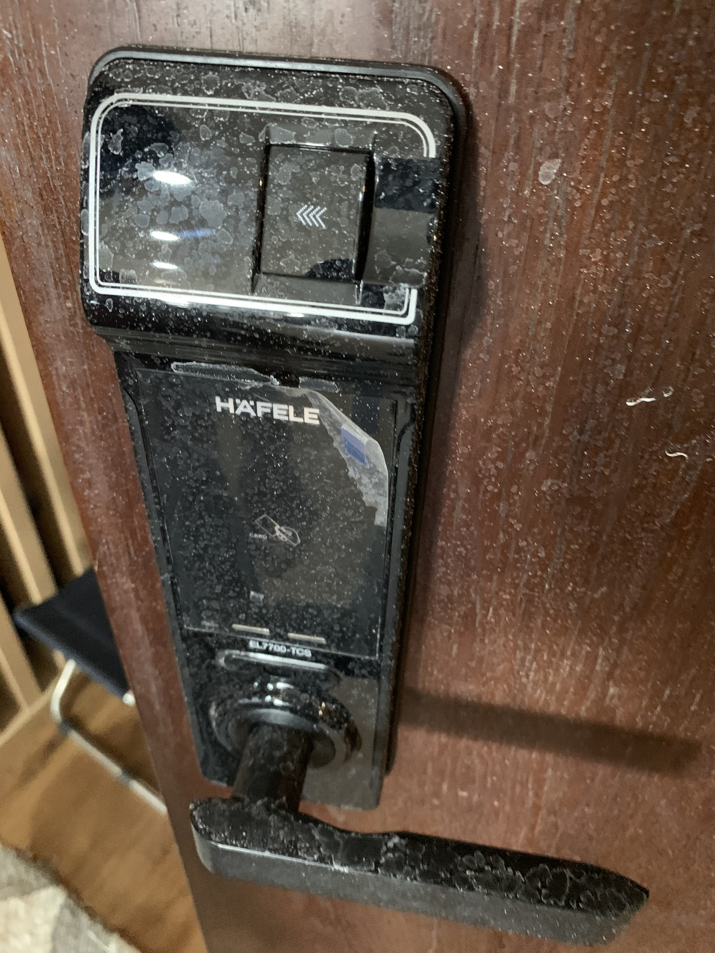 Ban quản lý tự ý pha thuốc diệt khuẩn, cư dân chung cư bị dị ứng? ảnh 2