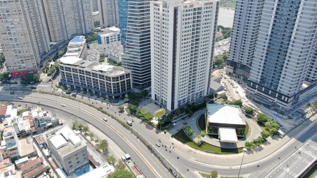 Con đường dài hơn 3km gánh cả 'rừng chung cư' ở Sài Gòn ảnh 2