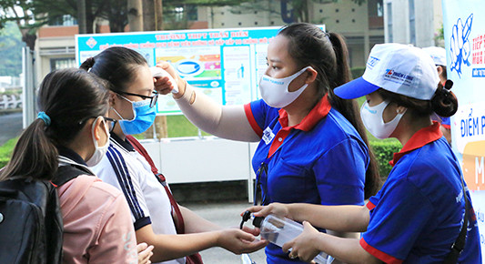 Do lỗi của giám thị, sáng nay thí sinh 3 tỉnh phải thi lại tốt nghiệp ảnh 1