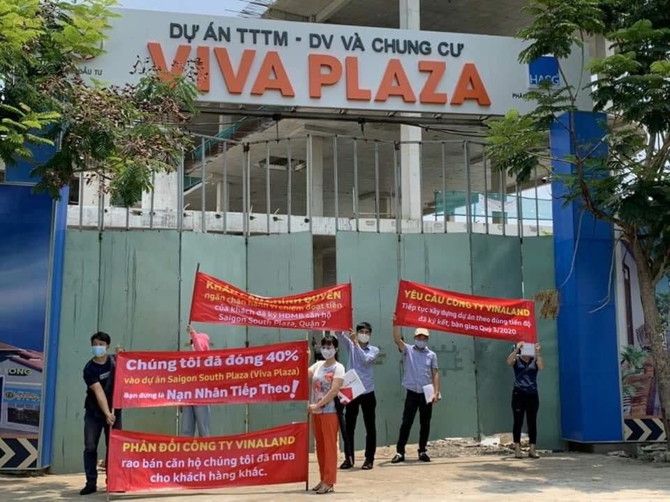 Nội bộ Vinaland ‘va chạm’, khách hàng dài cổ chờ nhà ảnh 1