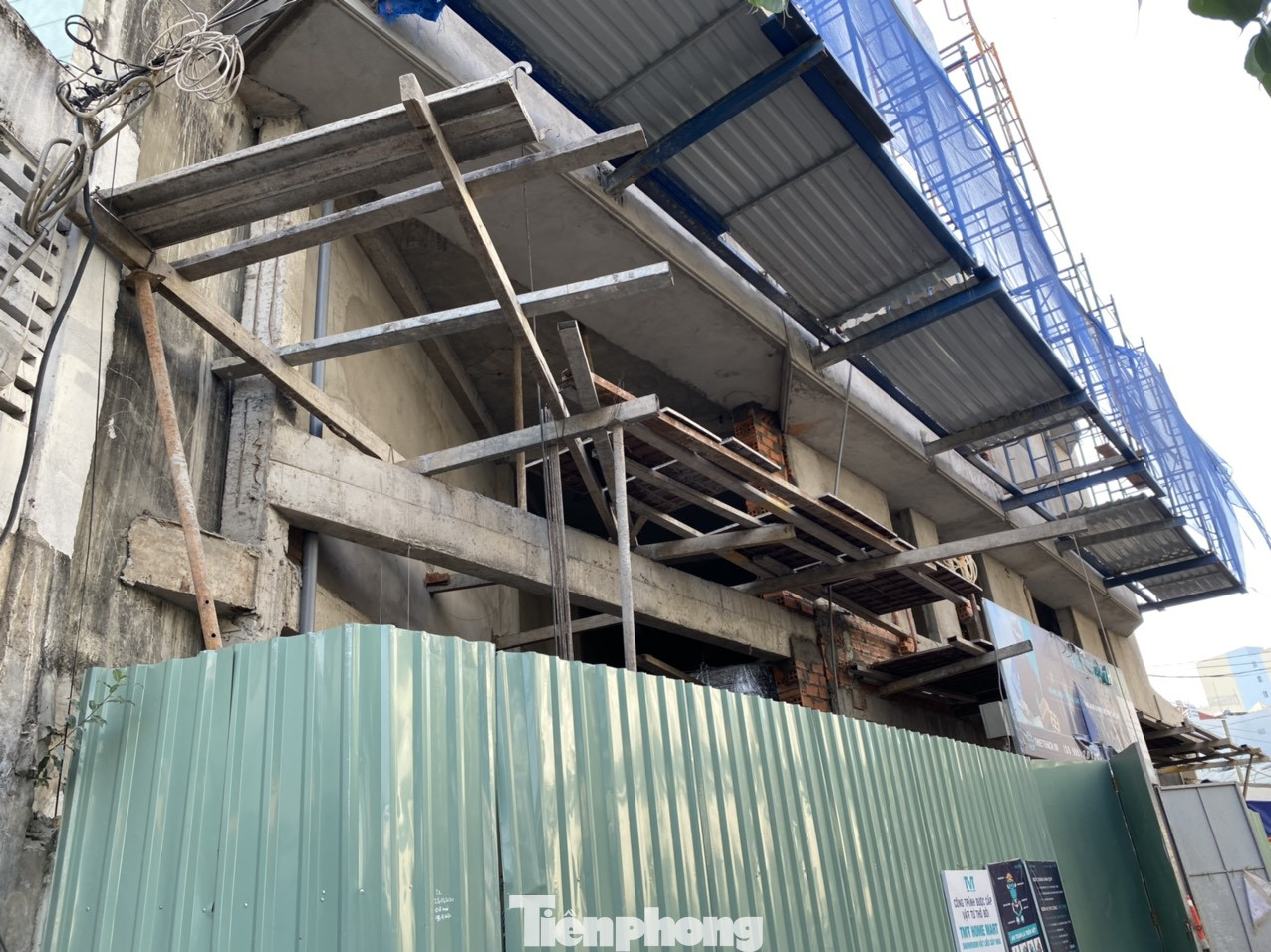 Loạt nhà siêu mỏng ở Sài Gòn vì 'nhường' đất mở rộng đường ảnh 14