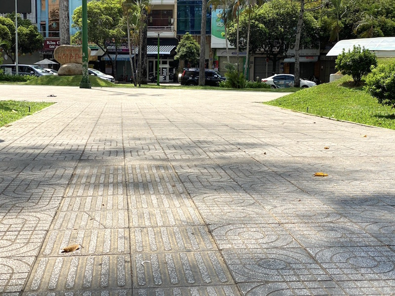 Công viên Sài Gòn đìu hiu giữa mùa dịch COVID-19 ảnh 12