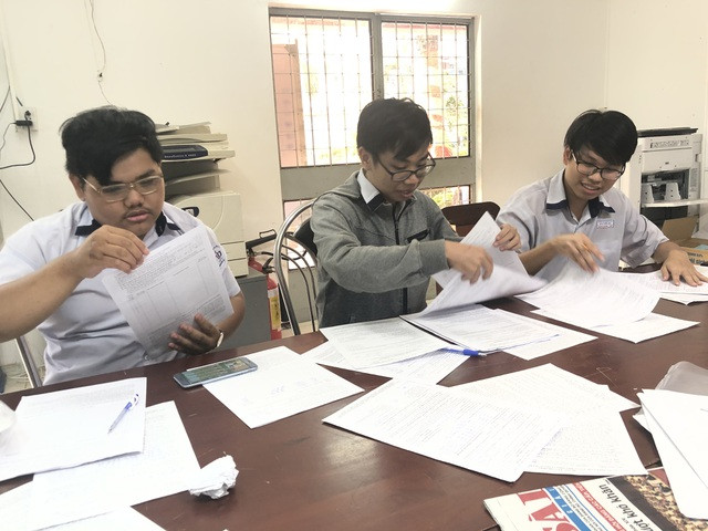 Nhiều thí sinh đăng ký tới 20 nguyện vọng xét tuyển đại học ảnh 1