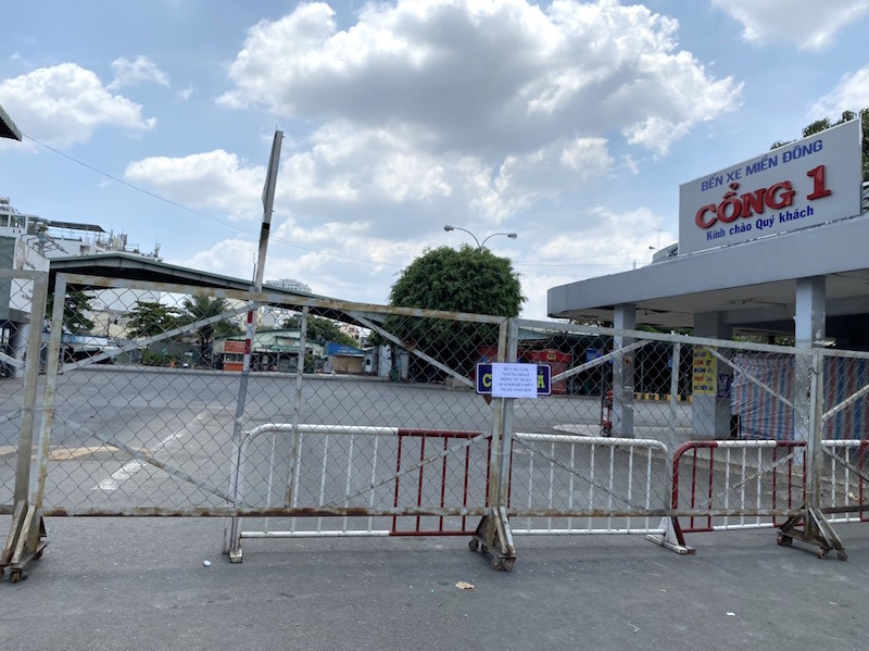 Cận cảnh chốt kiểm soát COVID-19 ở 7 cửa ngõ TPHCM ảnh 21