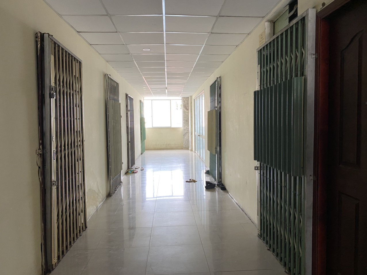 Cảnh nhếch nhác ở những căn hộ được 'biến hoá' từ sàn thương mại, tầng kỹ thuật ảnh 6