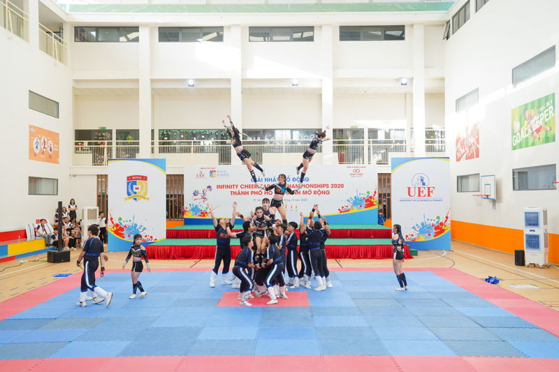 11 đội tranh tài Giải thể dục cổ động "Infinity Cheerleading Championships 2020" ảnh 1