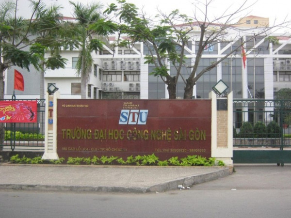 Sinh viên trường ĐH Công nghệ Sài Gòn phải đi khai báo y tế vì BN 1451 ảnh 1