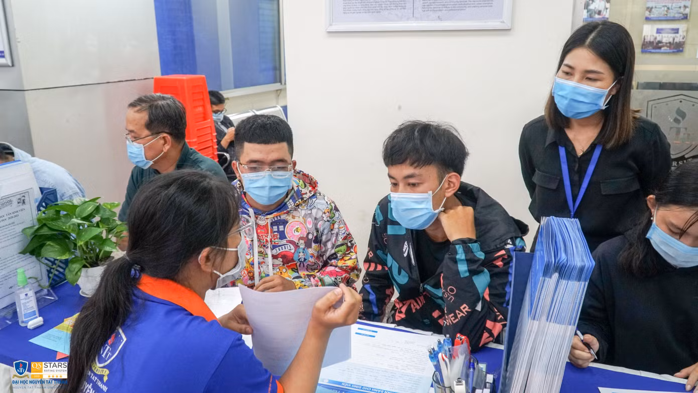 Trường ĐH Nguyễn Tất Thành công bố điểm xét tuyển bằng cách thi tốt nghiệp ảnh 3
