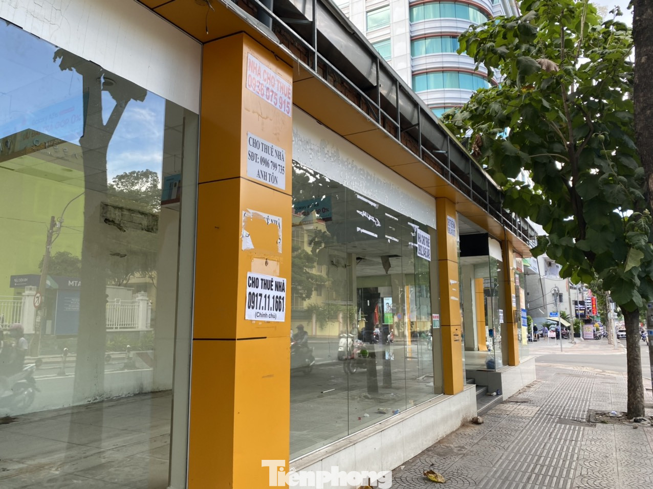 Nhà phố tiền tỷ 'thi nhau' đóng cửa, treo biển cho thuê ở trung tâm Sài Gòn ảnh 1