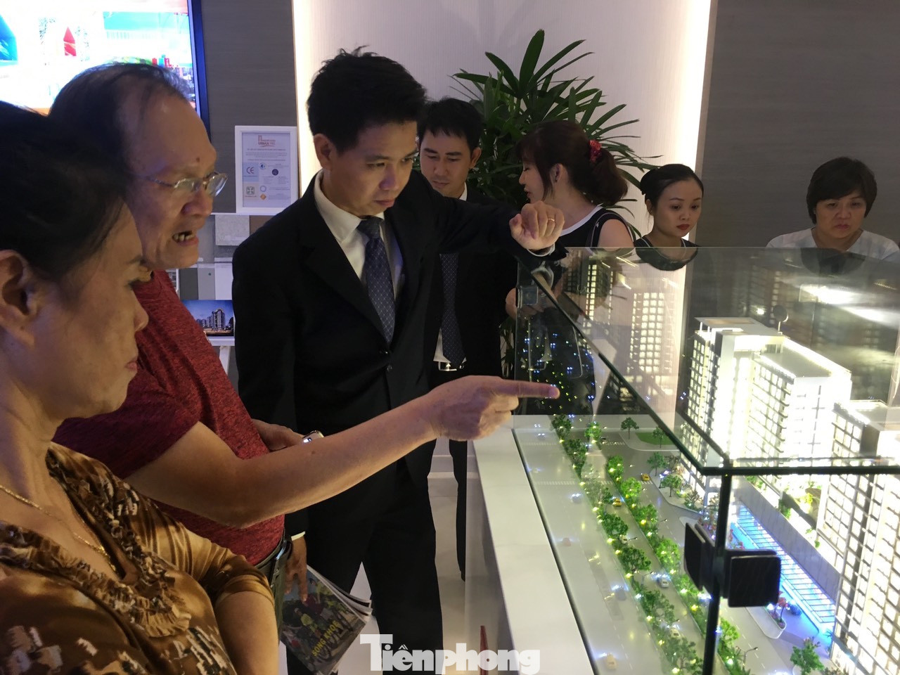 Nguy cơ 'bong bóng' khi BĐS tăng mạnh bất chấp ảnh hưởng dịch COVID-19 ảnh 2