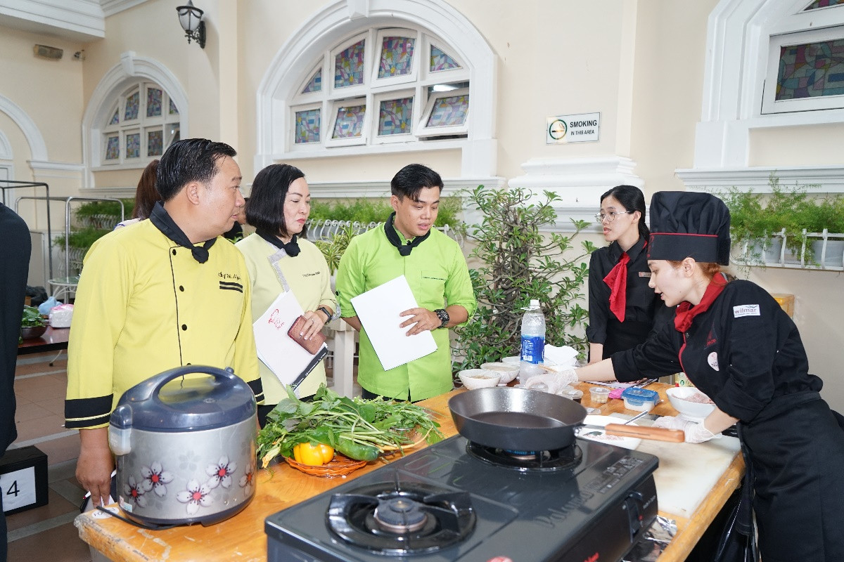 Sinh viên trường ĐH Hoa Sen nâng tầm ẩm thực Việt ảnh 2