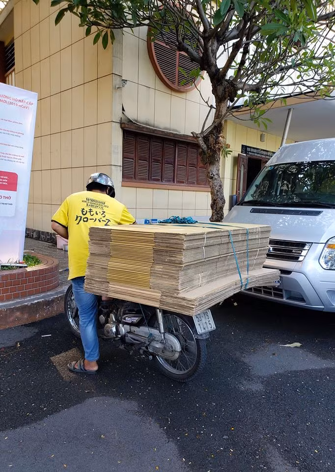 50.000 thùng carton đóng đồ cho sinh viên ký túc đón người cách ly Covid-19 ảnh 9