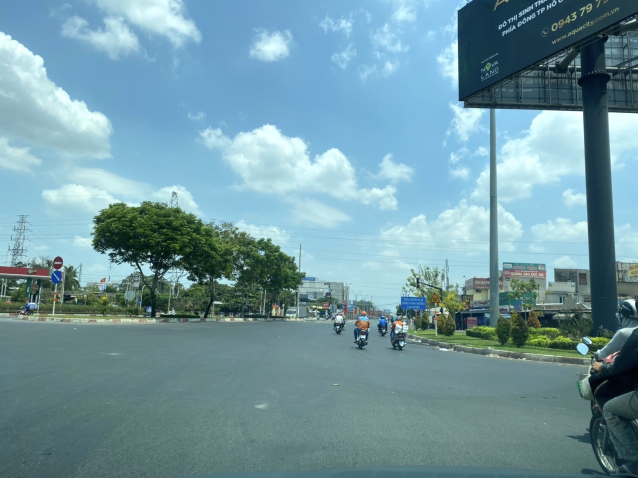 Cận cảnh chốt kiểm soát COVID-19 ở 7 cửa ngõ TPHCM ảnh 12