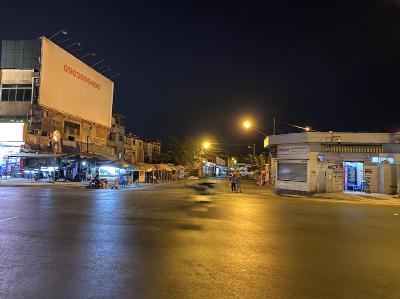 Cửa ngõ TPHCM về miền Tây vắng hoe trước giờ cách ly toàn xã hội ảnh 7