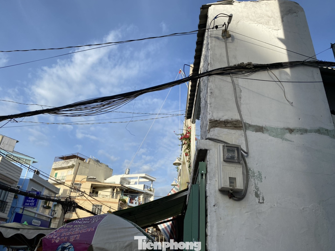 Loạt nhà siêu mỏng ở Sài Gòn vì 'nhường' đất mở rộng đường ảnh 19