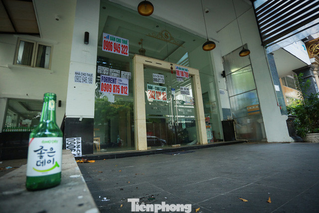Nhà phố tiền tỷ 'thi nhau' đóng cửa, treo biển cho thuê ở trung tâm Sài Gòn ảnh 26