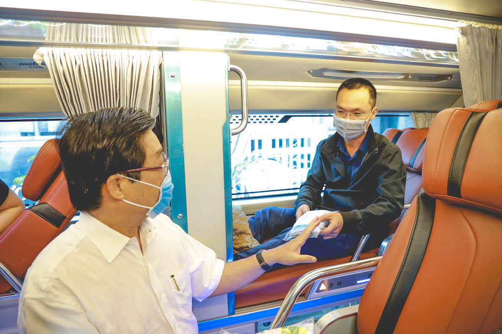 Giảng viên TP. HCM về tỉnh làm nhiệm vụ thi tốt nghiệp THPT 2020: Cũng thực hiện giãn cách ảnh 2