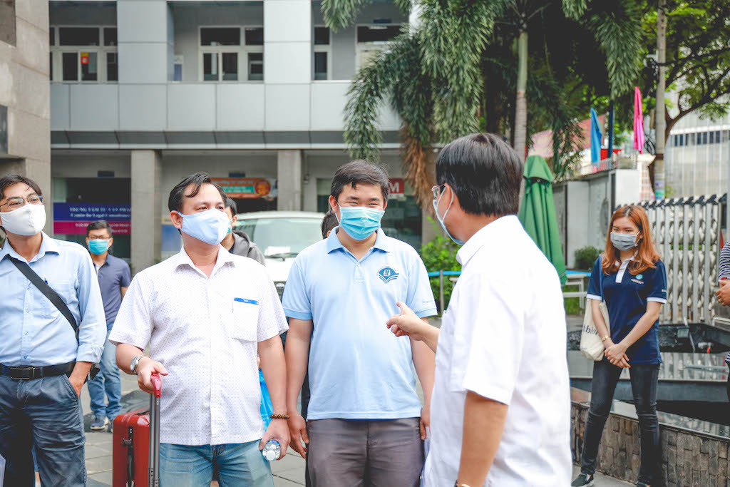 Giảng viên TP. HCM về tỉnh làm nhiệm vụ thi tốt nghiệp THPT 2020: Cũng thực hiện giãn cách ảnh 1