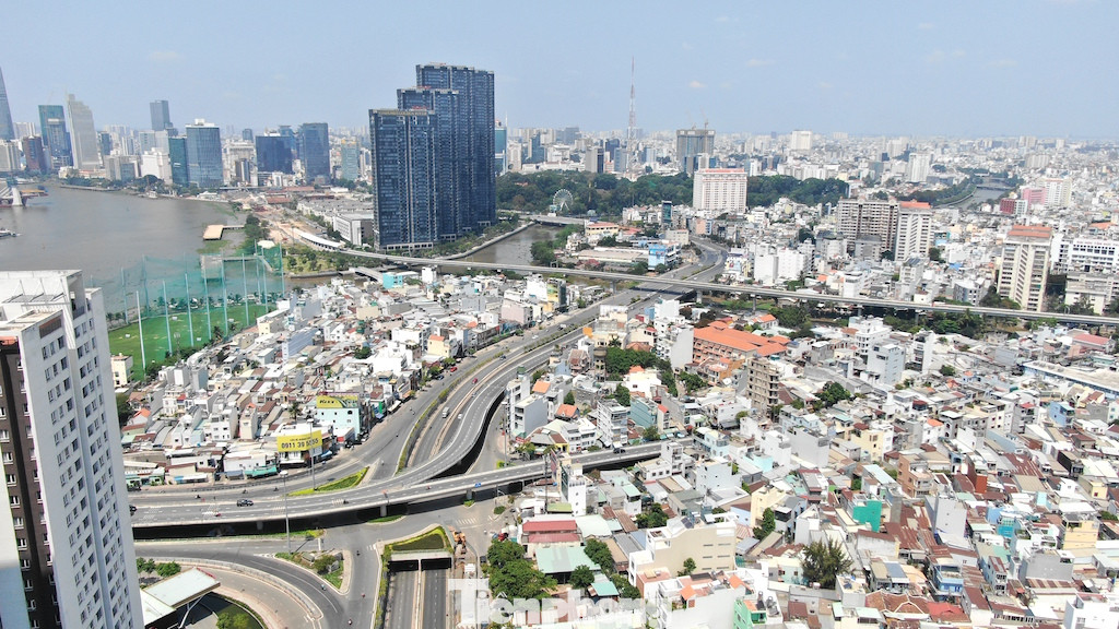 Tận thấy tuyến đường gánh cả 'rừng' chung cư ở TPHCM bị thanh tra quy hoạch ảnh 19