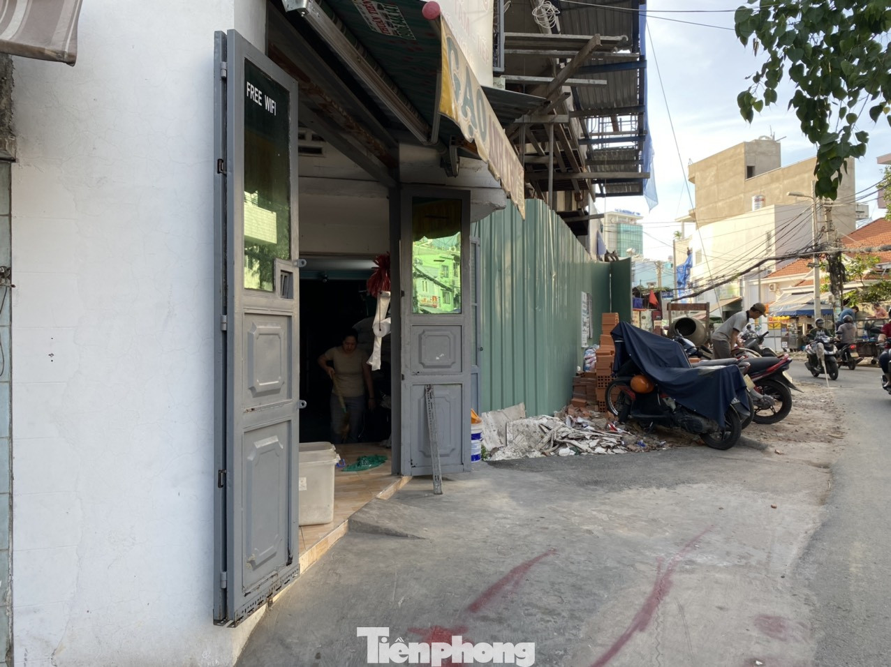 Loạt nhà siêu mỏng ở Sài Gòn vì 'nhường' đất mở rộng đường ảnh 17