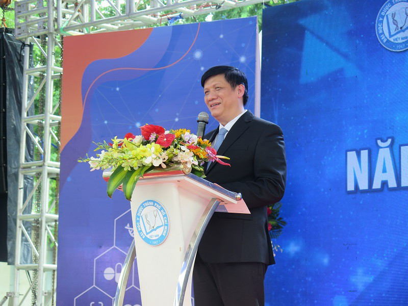 Quyền Bộ trưởng Bộ Y tế đặt hàng gì với sinh viên ngành Y? ảnh 1