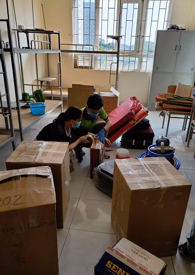 50.000 thùng carton đóng đồ cho sinh viên ký túc đón người cách ly Covid-19 ảnh 19