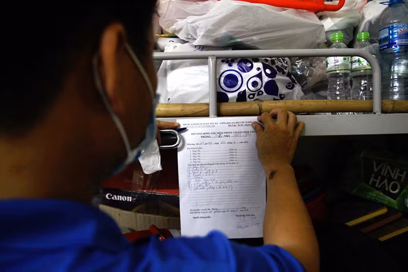 50.000 thùng carton đóng đồ cho sinh viên ký túc đón người cách ly Covid-19 ảnh 17