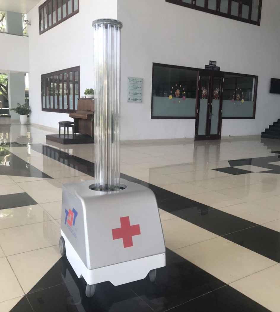 Robot khử khuẩn DR 1.0 (Disinfection Robot 1.0). Trường ĐH Tôn Đức Thắng chế tạo rotbot khử khuẩn để chống dịch COVID-19 ảnh 3