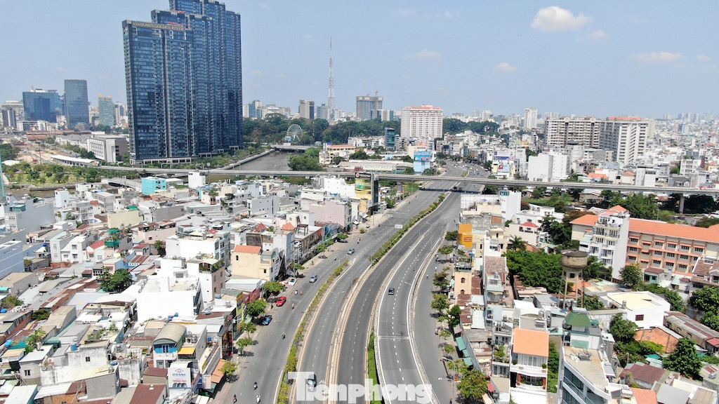 Tận thấy tuyến đường gánh cả 'rừng' chung cư ở TPHCM bị thanh tra quy hoạch ảnh 12