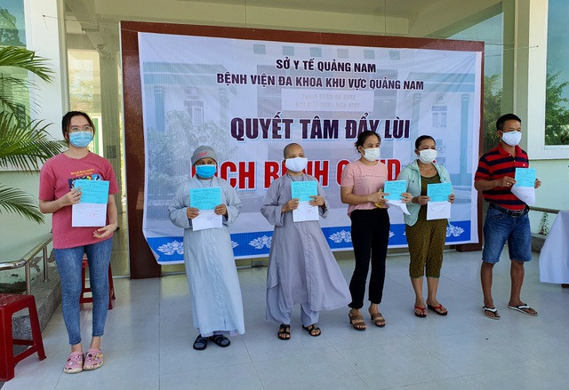 Một nữ sinh viên dương tính trở lại với COVID-19 sau khi khỏi bệnh ảnh 1