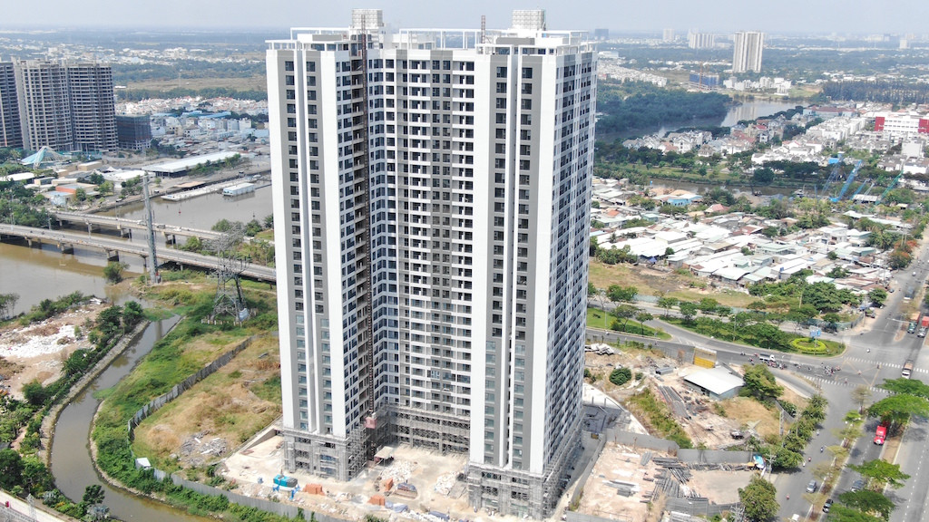 Ken đặc chung cư trên con đường ngoại ô Sài Gòn nhìn từ trên cao ảnh 5