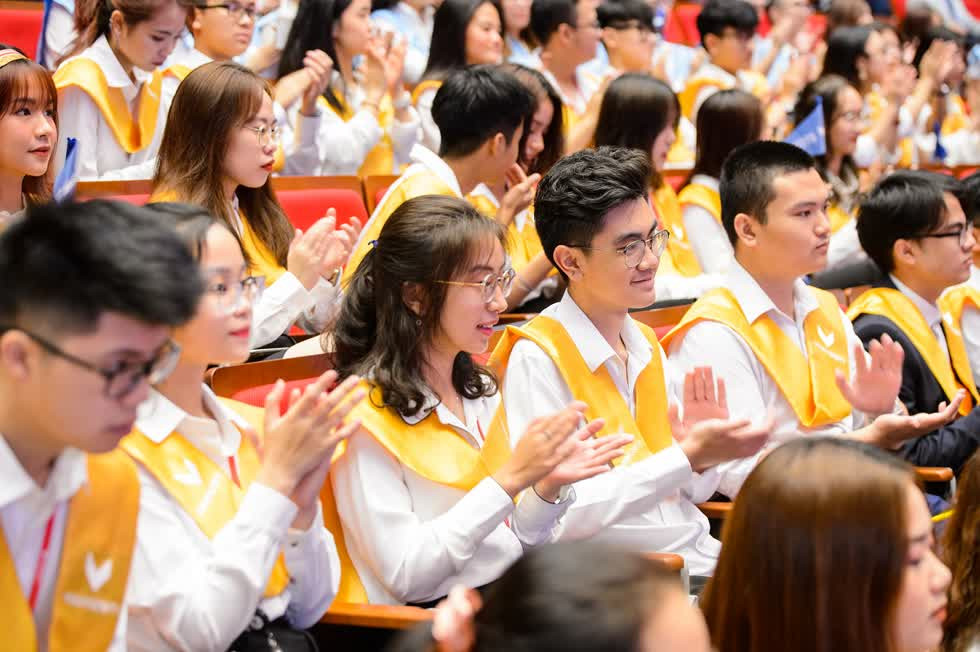 Những tân sinh viên khóa 1 của trường ĐH VinUni dự khai giảng. Việt Nam sẽ có trường lọt vào top 50 đại học trẻ tốt nhất thế giới ảnh 1