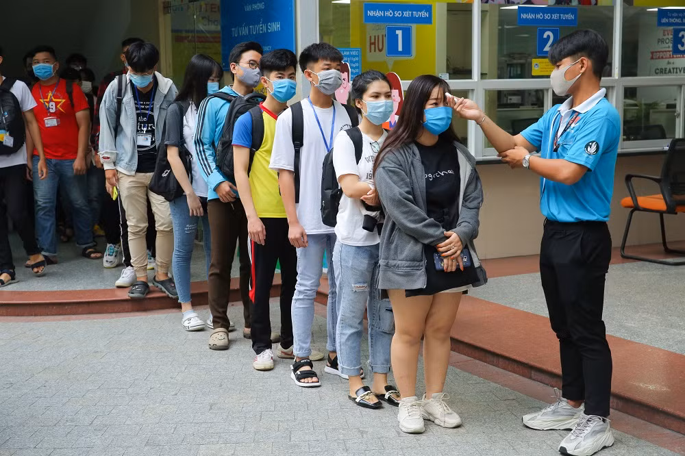 Sinh viên hào hứng trở lại giảng đường ảnh 7