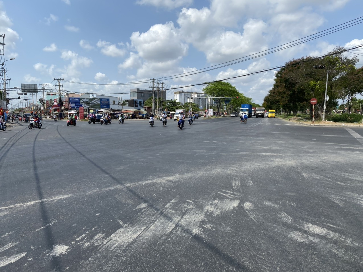 Cận cảnh chốt kiểm soát COVID-19 ở 7 cửa ngõ TPHCM ảnh 11