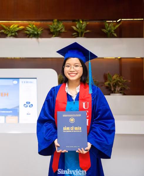 Nữ thủ khoa UEH chia sẻ kinh nghiệm kiếm việc làm khi vừa tốt nghiệp ảnh 1