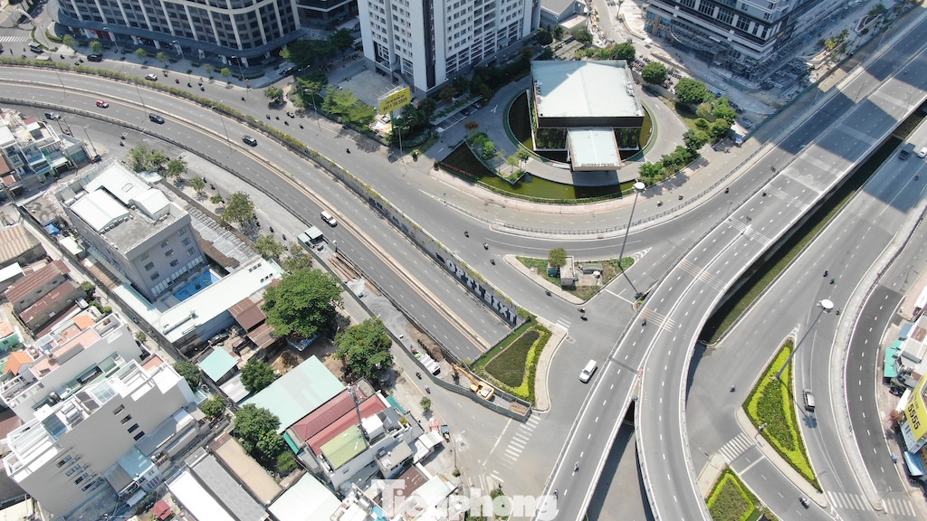 Tận thấy tuyến đường gánh cả 'rừng' chung cư ở TPHCM bị thanh tra quy hoạch ảnh 3