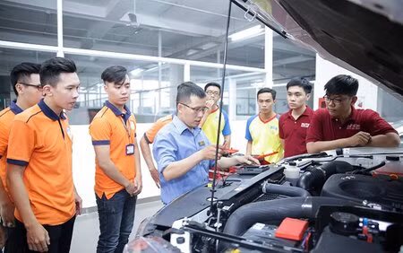 Ngành Kỹ thuật, Sức khỏe xét tuyển cả môn Lịch sử, Địa lý ảnh 2
