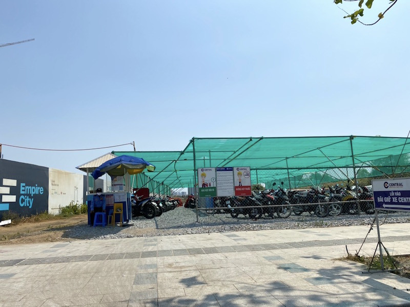 Sài Gòn đường phố vắng tanh, công trường vẫn tấp nập thi công ảnh 6