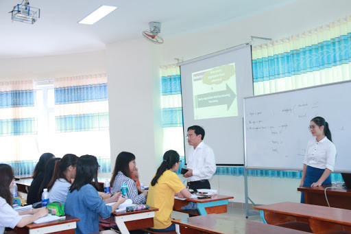 Trường ĐH Ngân hàng TP. HCM nâng điểm sàn nhận hồ sơ xét tuyển ảnh 1