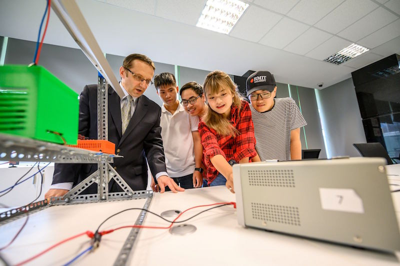 Những tọa độ “check in” đẹp mê mẩn tại Đại học Đại Nam ảnh 23 Những tọa độ “check in” đẹp mê mẩn tại Đại học Đại Nam ảnh 23