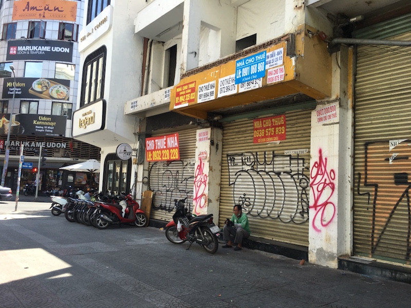Mặt bằng 'tiền tỷ' bỏ hoang ở Sài Gòn vì dịch Covid-19 ảnh 12