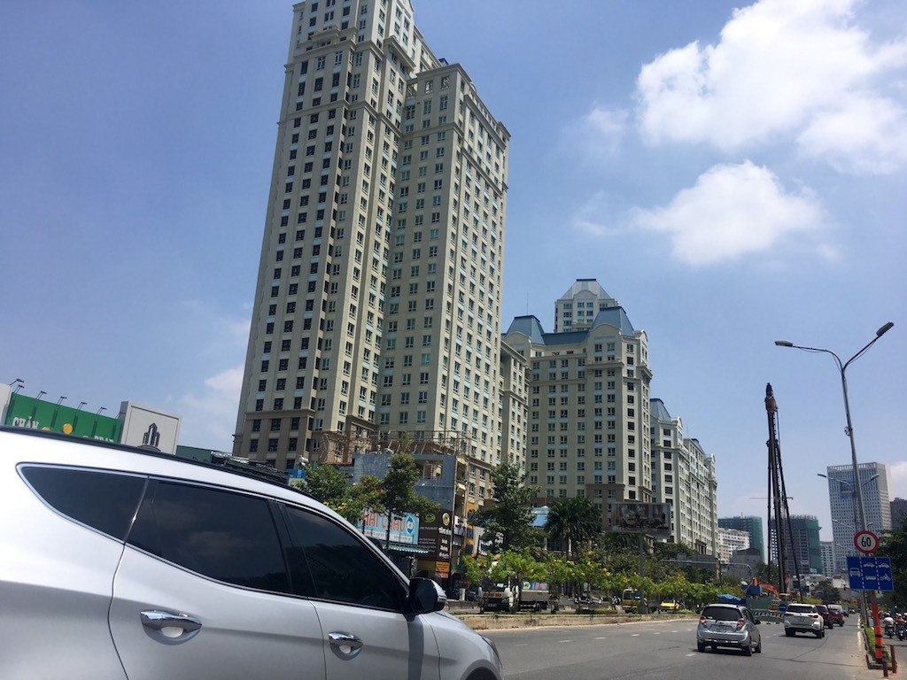 Con đường dài hơn 3km gánh cả 'rừng chung cư' ở Sài Gòn ảnh 18