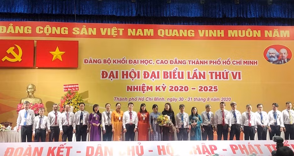 100% giảng viên có trình độ sau đại học ảnh 1