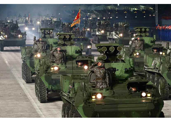 Triều Tiên khoe dàn khí tài cực khủng trong lễ duyệt binh lúc 0h ảnh 20