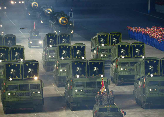 Triều Tiên khoe dàn khí tài cực khủng trong lễ duyệt binh lúc 0h ảnh 30